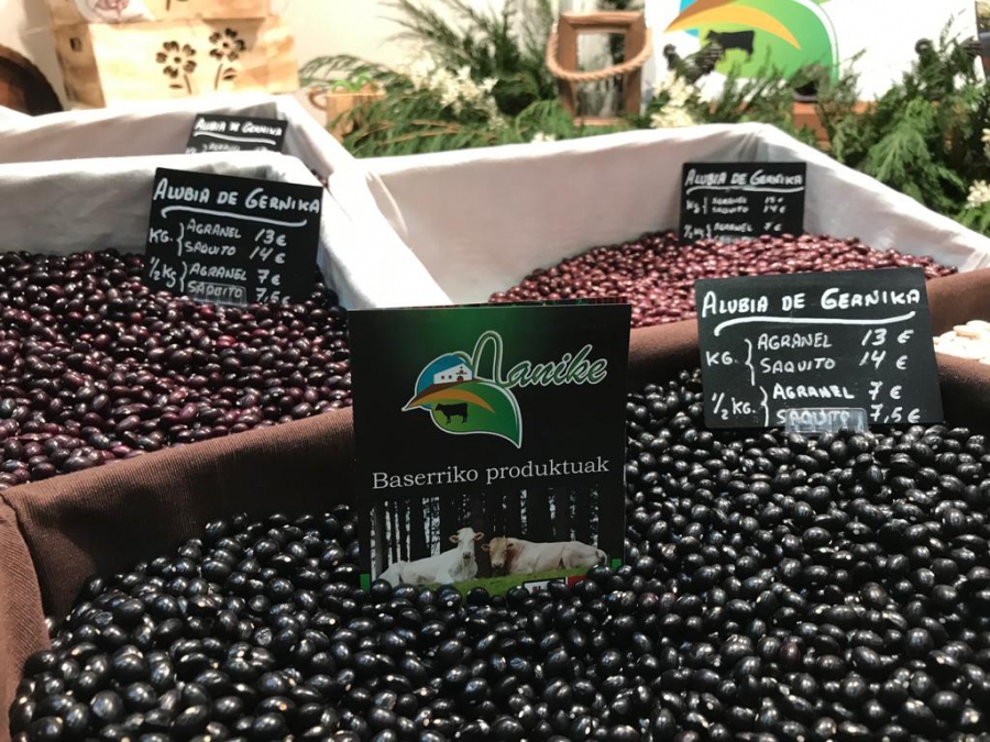 Nanike Gustoko erakusketan